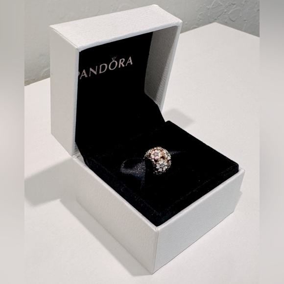 Pandora White Primrose Meadow Charm - Picture 2 of 4